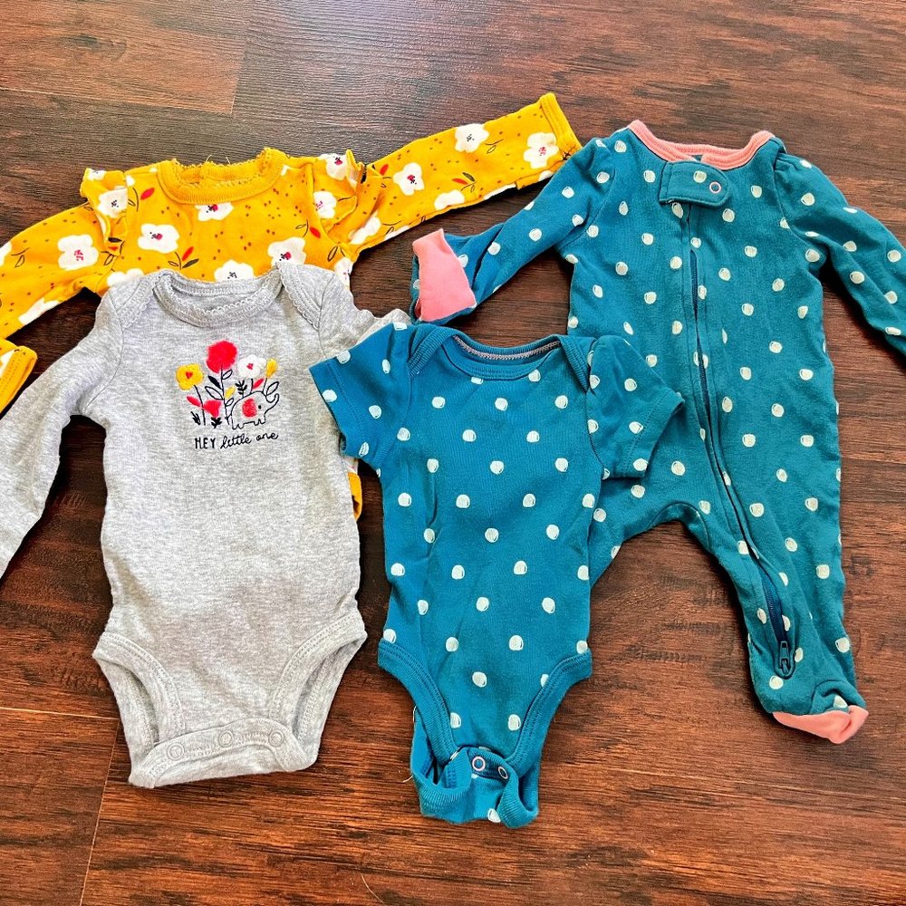 Newborn bundle - pajamas, long sleeved onesies, short sleeved onesie